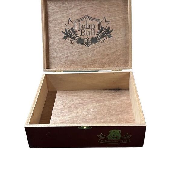 John Bull Brown Hand Made "Sir Winston" Prime Minister Cigar Storage Box 8x9 - Picture 3 of 11